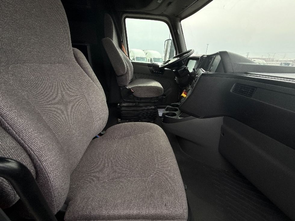 Sleeper Tractor-Heavy Duty Tractors-International-2023-LT625-East Chicago-IN-706,340\n\t\tmiles-$ 35,500 - Image 15