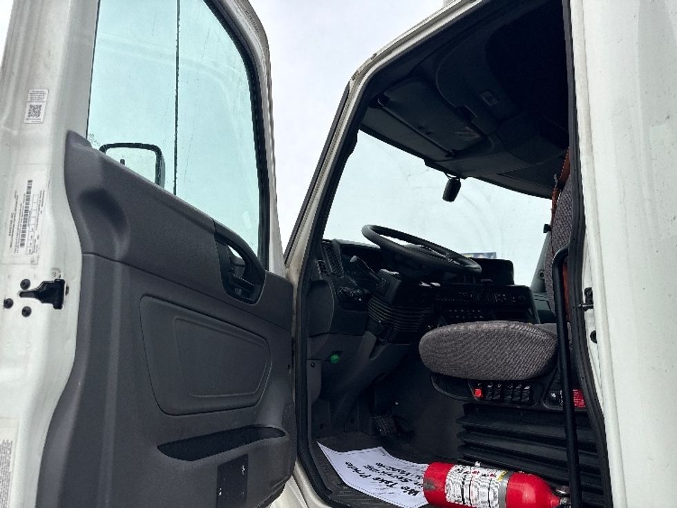 Sleeper Tractor-Heavy Duty Tractors-International-2023-LT625-East Chicago-IN-706,340\n\t\tmiles-$ 35,500 - Image 9