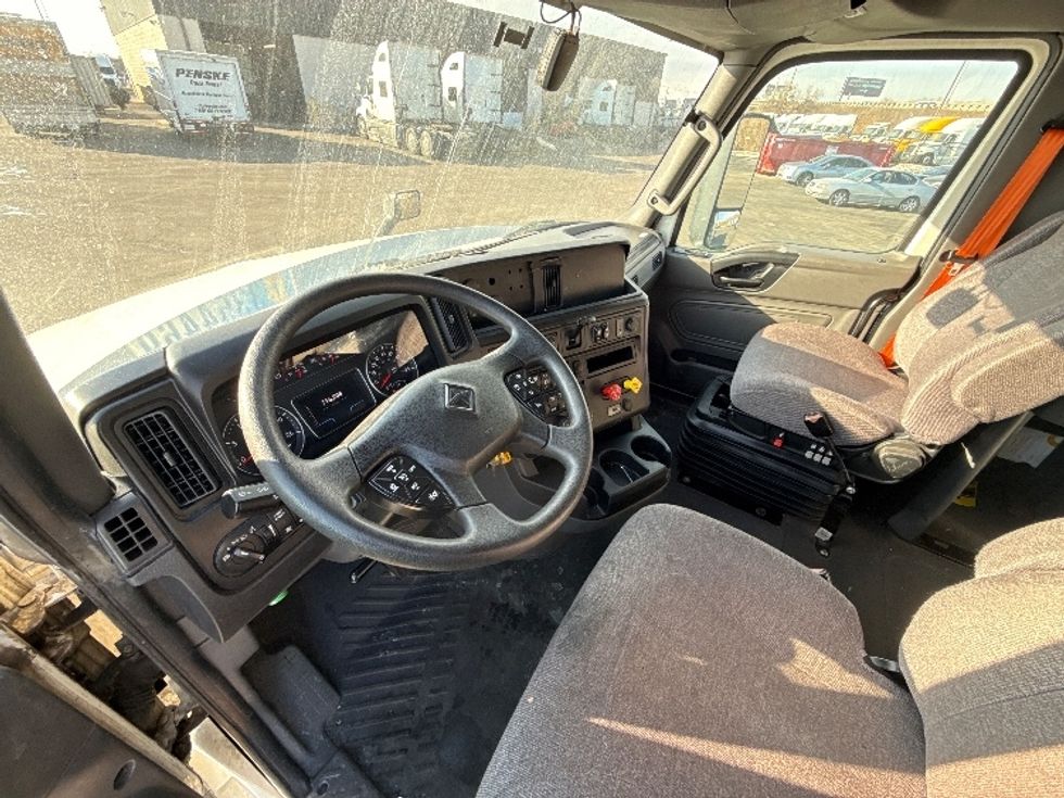 Sleeper Tractor-Heavy Duty Tractors-International-2023-LT625-East Chicago-IN-716,209\n\t\tmiles-$ 34,750 - Image 10