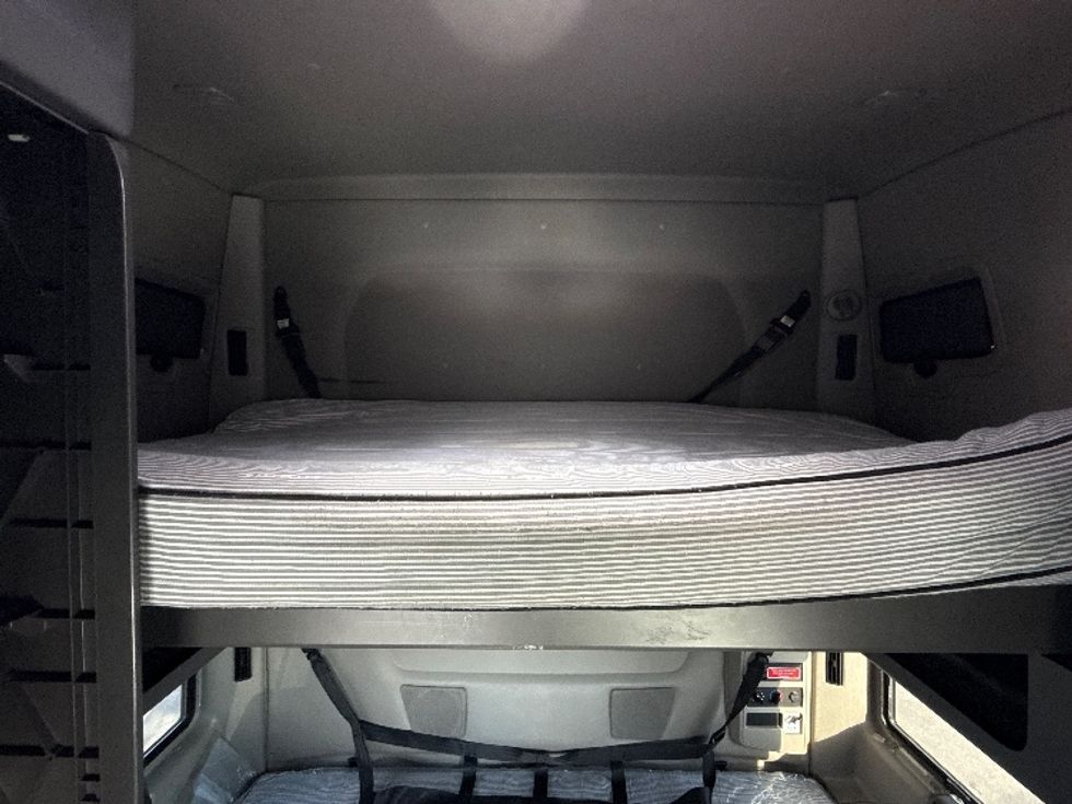 Sleeper Tractor-Heavy Duty Tractors-International-2023-LT625-East Chicago-IN-716,209\n\t\tmiles-$ 34,750 - Image 22