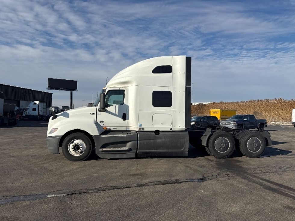 Sleeper Tractor-Heavy Duty Tractors-International-2023-LT625-East Chicago-IN-716,209\n\t\tmiles-$ 34,750 - Image 4