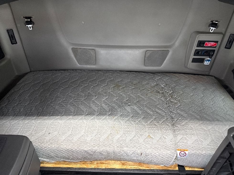 Sleeper Tractor-Heavy Duty Tractors-International-2023-LT625-East Chicago-IN-727,948\n\t\tmiles-$ 34,000 - Image 17