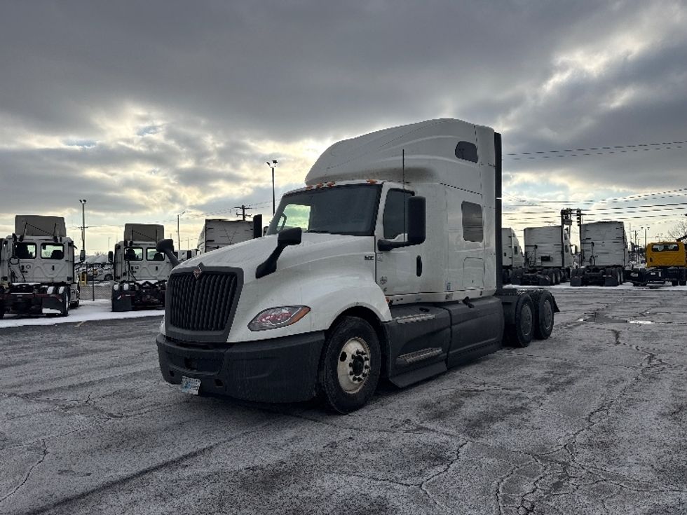 Sleeper Tractor-Heavy Duty Tractors-International-2023-LT625-East Chicago-IN-727,948\n\t\tmiles-$ 34,000 - Image 3