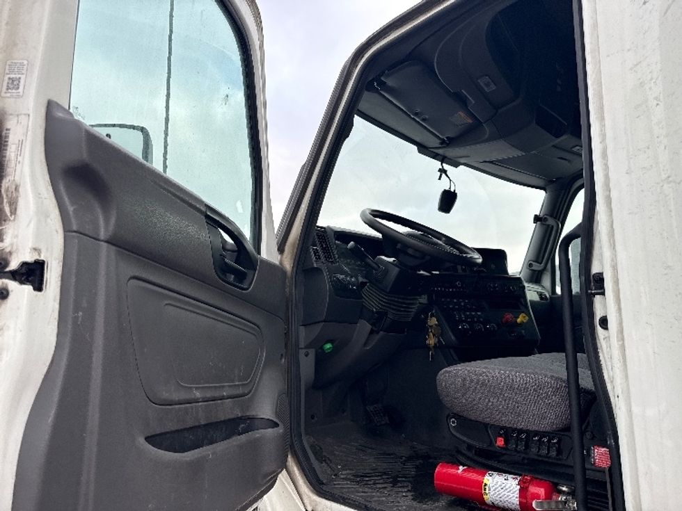 Sleeper Tractor-Heavy Duty Tractors-International-2023-LT625-East Chicago-IN-727,948\n\t\tmiles-$ 34,000 - Image 9