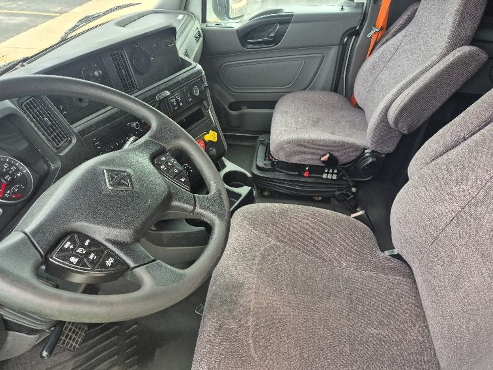 Sleeper Tractor-Heavy Duty Tractors-International-2023-LT625-East Chicago-IN-728,981\n\t\tmiles-$ 34,000 - Image 10