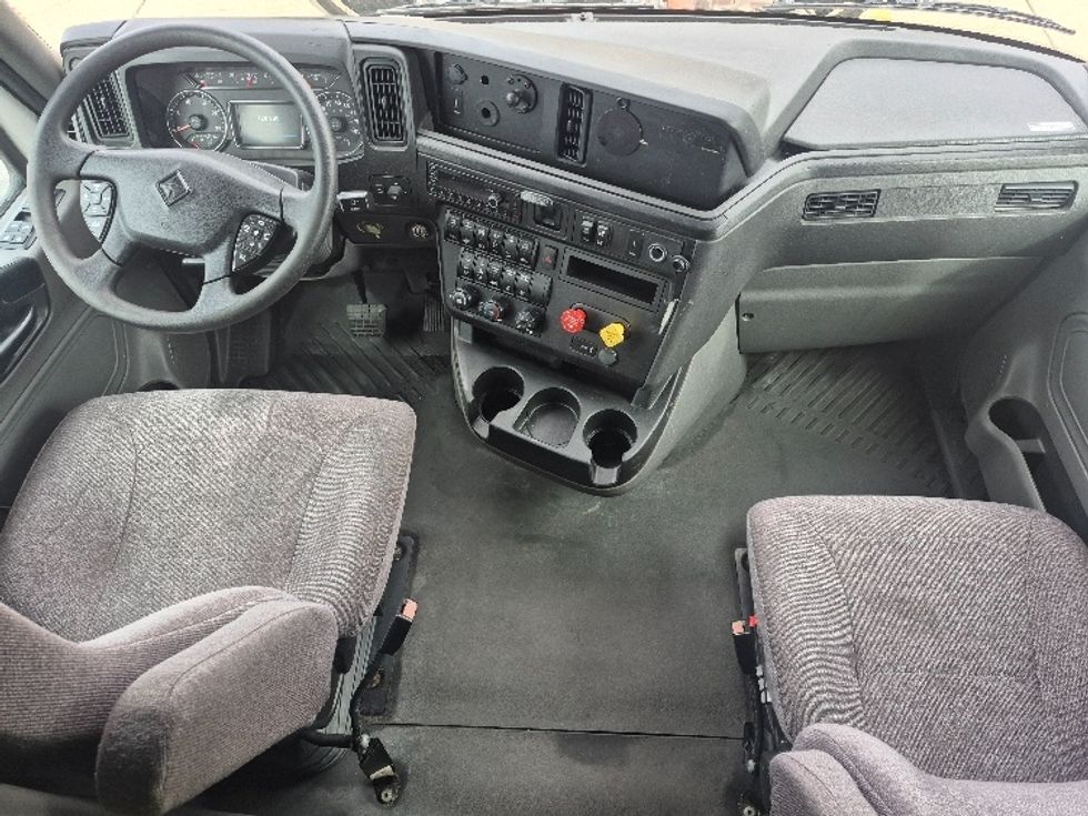 Sleeper Tractor-Heavy Duty Tractors-International-2023-LT625-East Chicago-IN-728,981\n\t\tmiles-$ 34,000 - Image 12