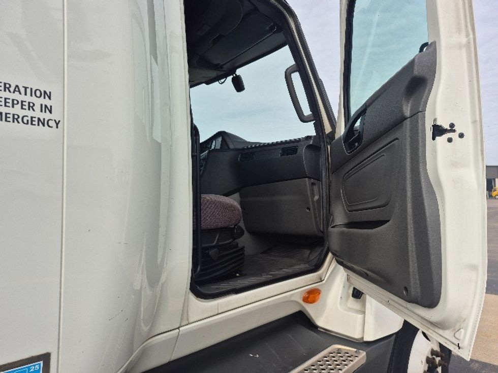 Sleeper Tractor-Heavy Duty Tractors-International-2023-LT625-East Chicago-IN-728,981\n\t\tmiles-$ 34,000 - Image 13