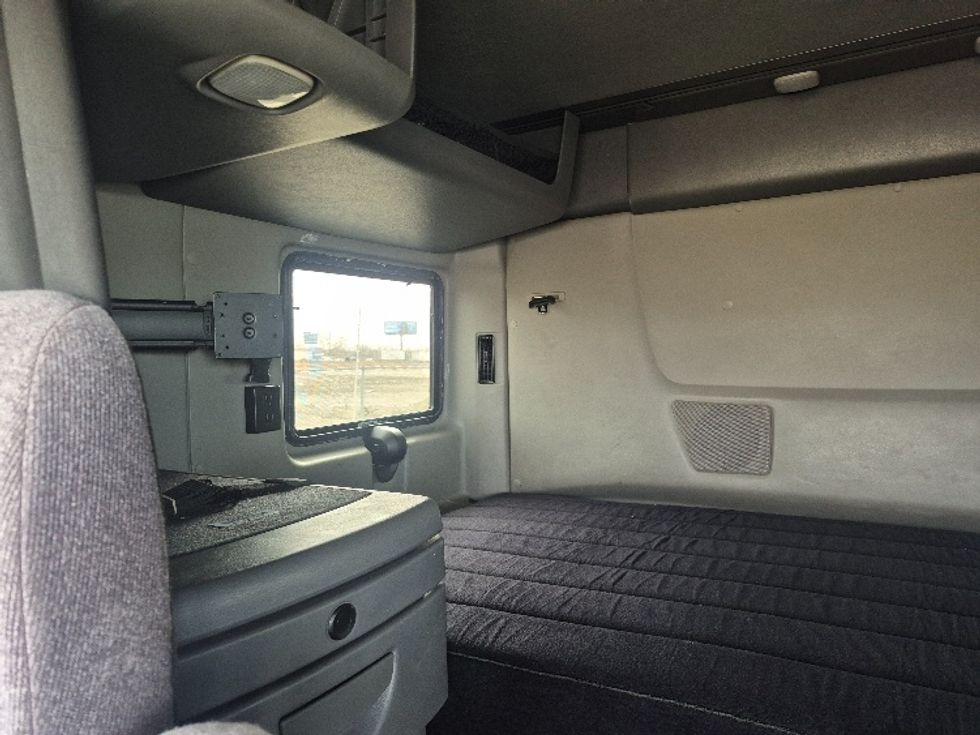 Sleeper Tractor-Heavy Duty Tractors-International-2023-LT625-East Chicago-IN-728,981\n\t\tmiles-$ 34,000 - Image 17