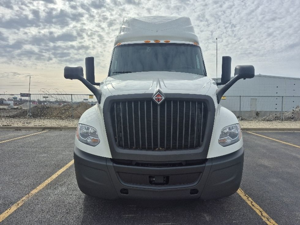 Sleeper Tractor-Heavy Duty Tractors-International-2023-LT625-East Chicago-IN-728,981\n\t\tmiles-$ 34,000 - Image 2