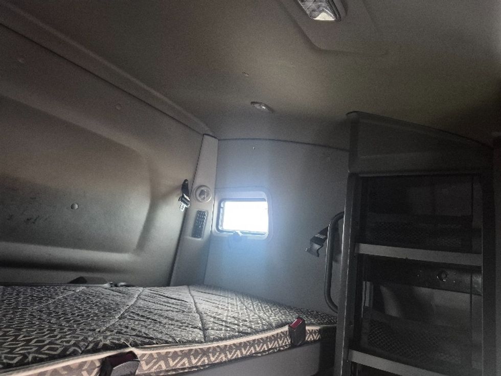 Sleeper Tractor-Heavy Duty Tractors-International-2023-LT625-East Chicago-IN-728,981\n\t\tmiles-$ 34,000 - Image 23