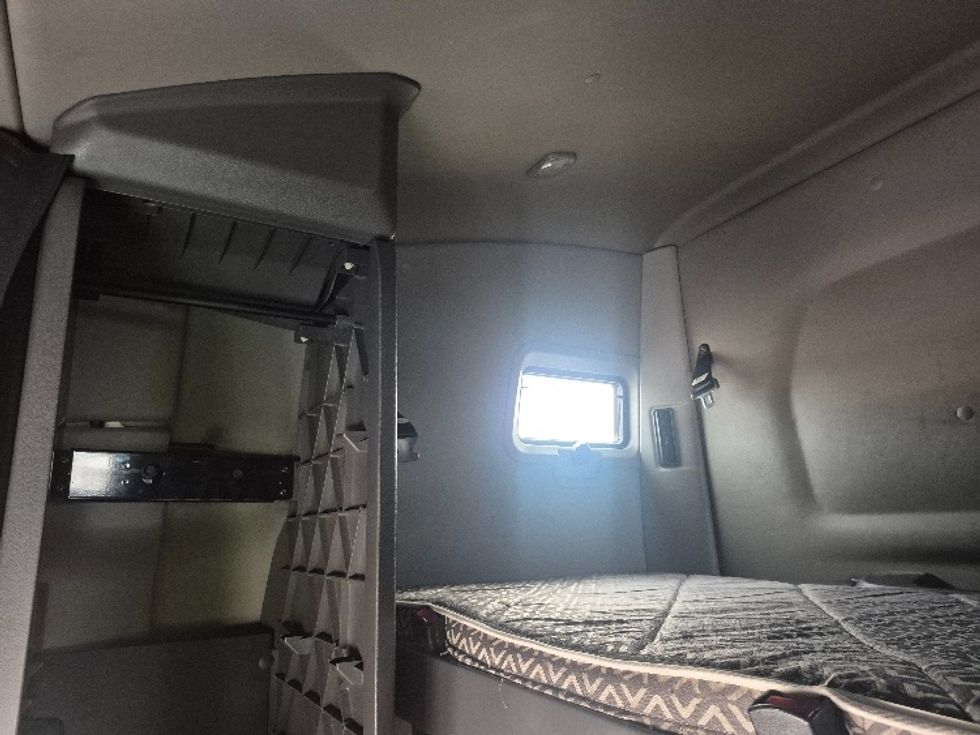 Sleeper Tractor-Heavy Duty Tractors-International-2023-LT625-East Chicago-IN-728,981\n\t\tmiles-$ 34,000 - Image 24