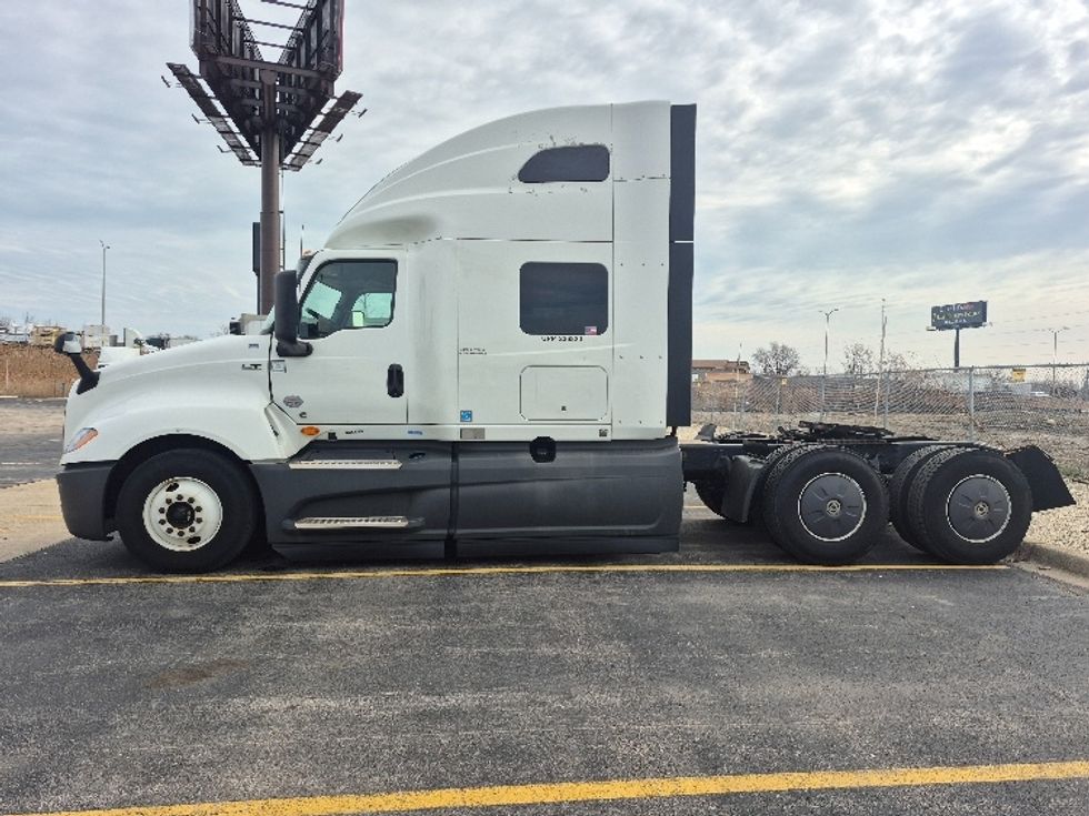 Sleeper Tractor-Heavy Duty Tractors-International-2023-LT625-East Chicago-IN-728,981\n\t\tmiles-$ 34,000 - Image 4