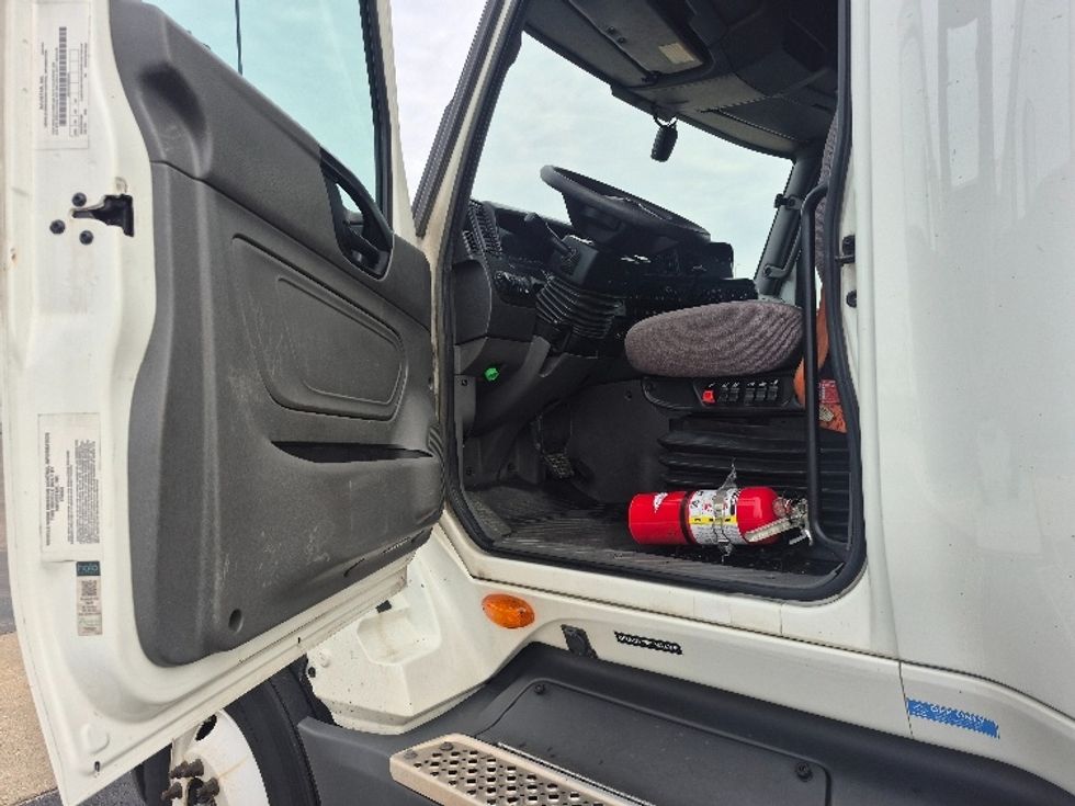 Sleeper Tractor-Heavy Duty Tractors-International-2023-LT625-East Chicago-IN-728,981\n\t\tmiles-$ 34,000 - Image 9