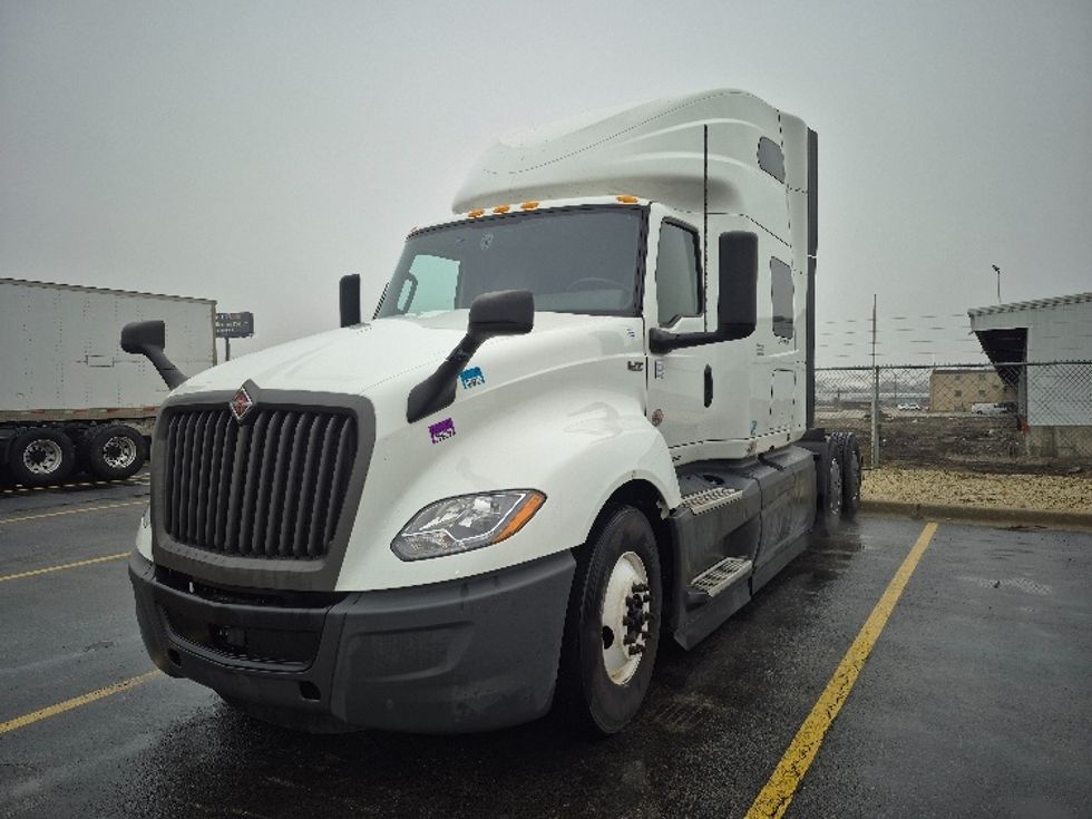 Sleeper Tractor-Heavy Duty Tractors-International-2023-LT625-East Chicago-IN-731,084\n\t\tmiles-$ 34,000 - Image 3