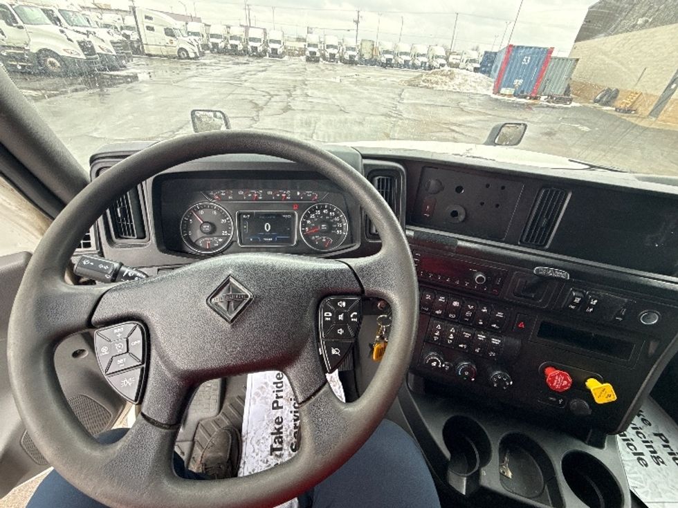 Sleeper Tractor-Heavy Duty Tractors-International-2023-LT625-East Chicago-IN-734,325\n\t\tmiles-$ 34,000 - Image 11