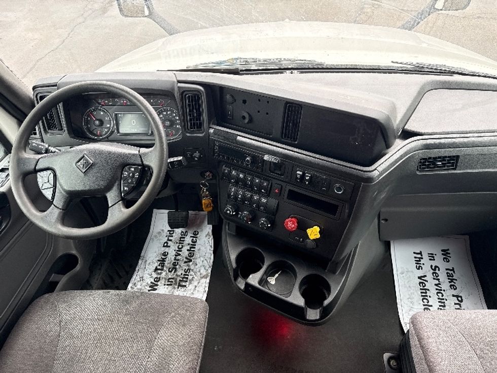 Sleeper Tractor-Heavy Duty Tractors-International-2023-LT625-East Chicago-IN-734,325\n\t\tmiles-$ 34,000 - Image 12