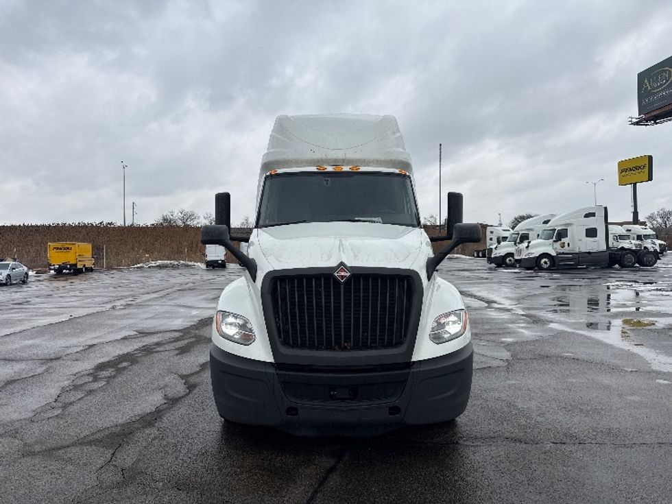 Sleeper Tractor-Heavy Duty Tractors-International-2023-LT625-East Chicago-IN-734,325\n\t\tmiles-$ 34,000 - Image 2