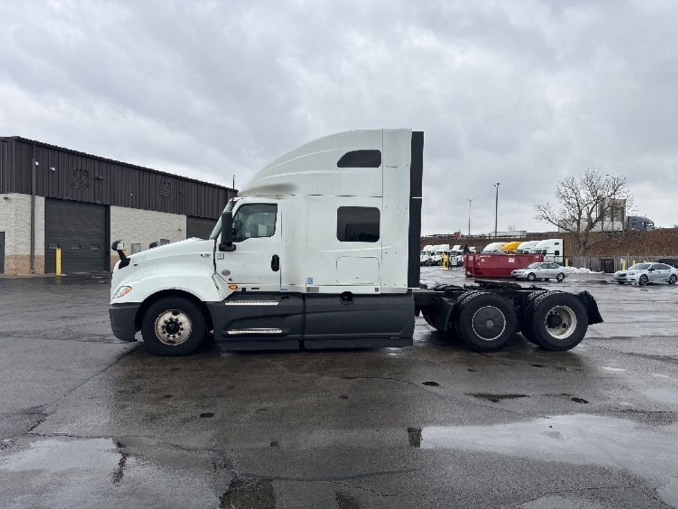 Sleeper Tractor-Heavy Duty Tractors-International-2023-LT625-East Chicago-IN-734,325\n\t\tmiles-$ 34,000 - Image 4