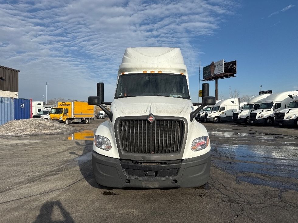 Sleeper Tractor-Heavy Duty Tractors-International-2023-LT625-East Chicago-IN-743,830\n\t\tmiles-$ 34,000 - Image 2