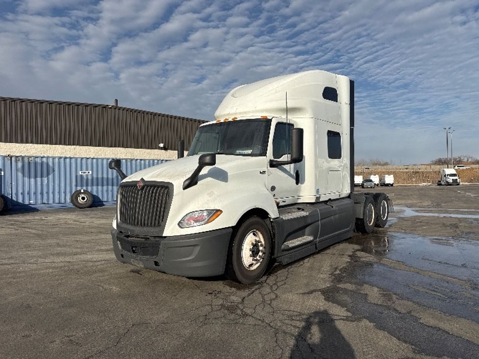 Sleeper Tractor-Heavy Duty Tractors-International-2023-LT625-East Chicago-IN-743,830\n\t\tmiles-$ 34,000 - Image 3