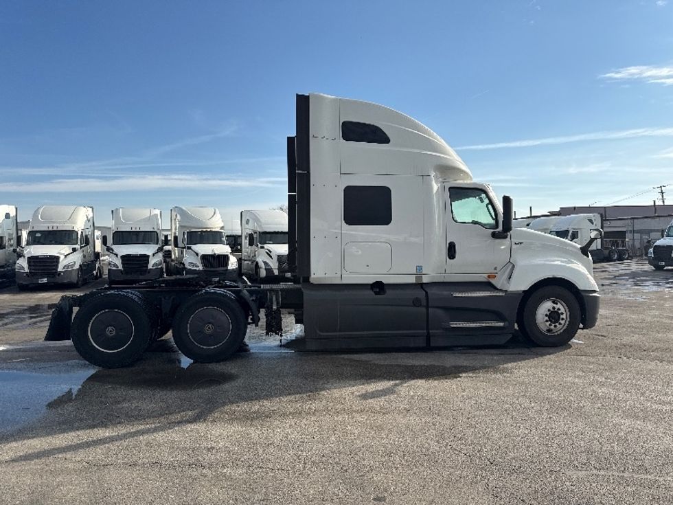 Sleeper Tractor-Heavy Duty Tractors-International-2023-LT625-East Chicago-IN-743,830\n\t\tmiles-$ 34,000 - Image 8