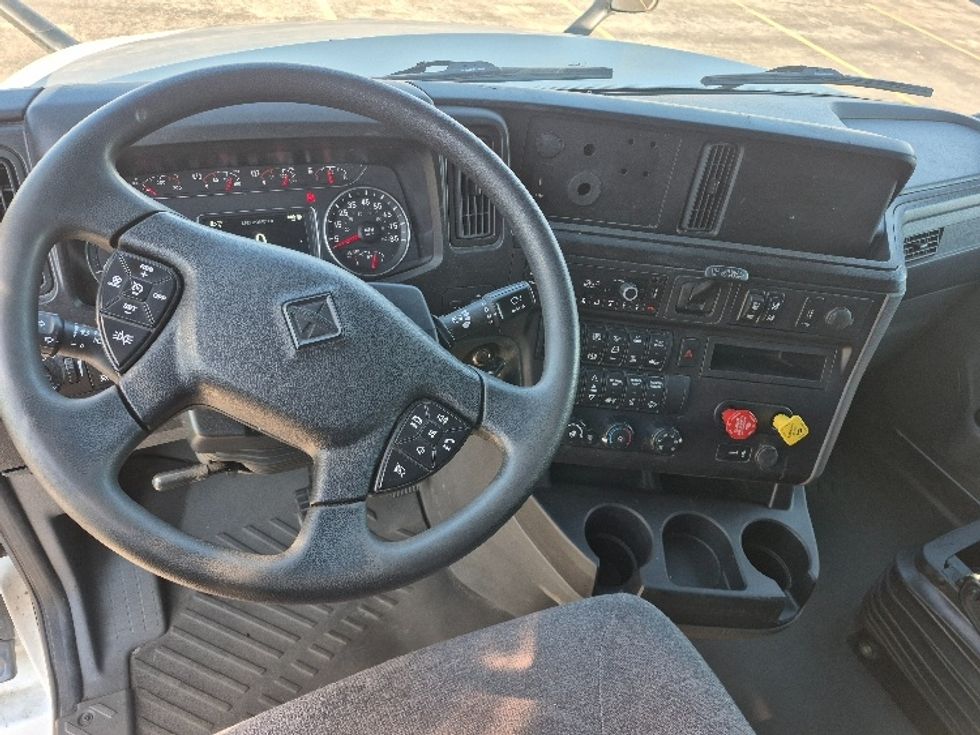 Sleeper Tractor-Heavy Duty Tractors-International-2023-LT625-East Chicago-IN-745,908\n\t\tmiles-$ 34,000 - Image 11
