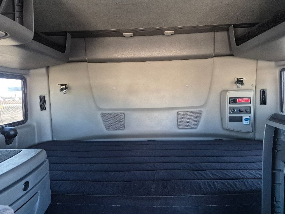 Sleeper Tractor-Heavy Duty Tractors-International-2023-LT625-East Chicago-IN-745,908\n\t\tmiles-$ 34,000 - Image 16