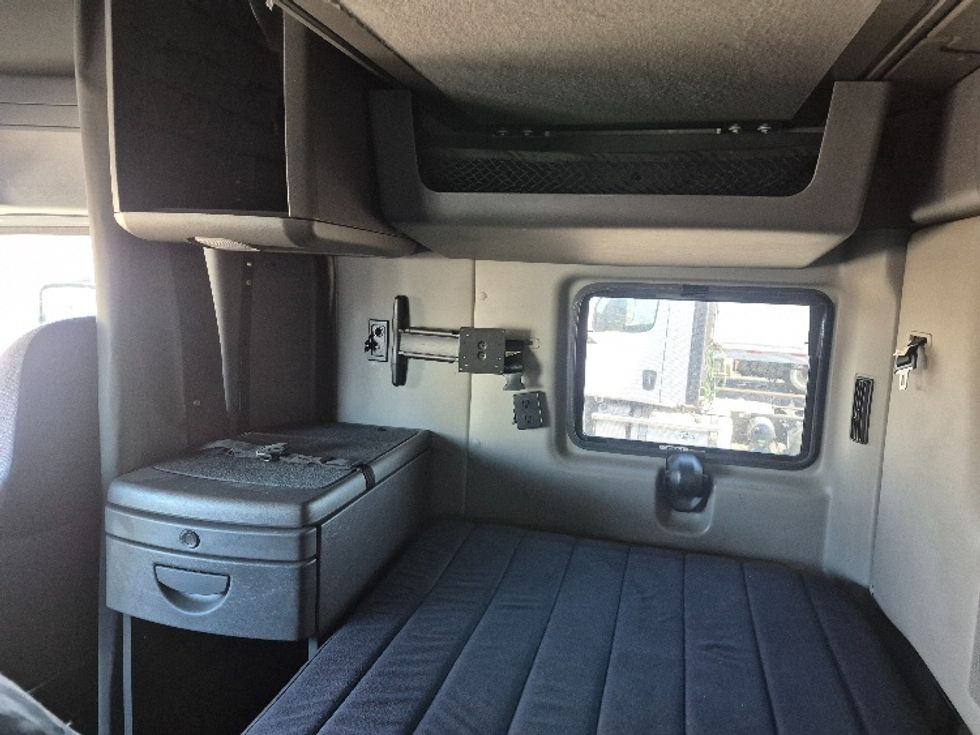 Sleeper Tractor-Heavy Duty Tractors-International-2023-LT625-East Chicago-IN-745,908\n\t\tmiles-$ 34,000 - Image 19