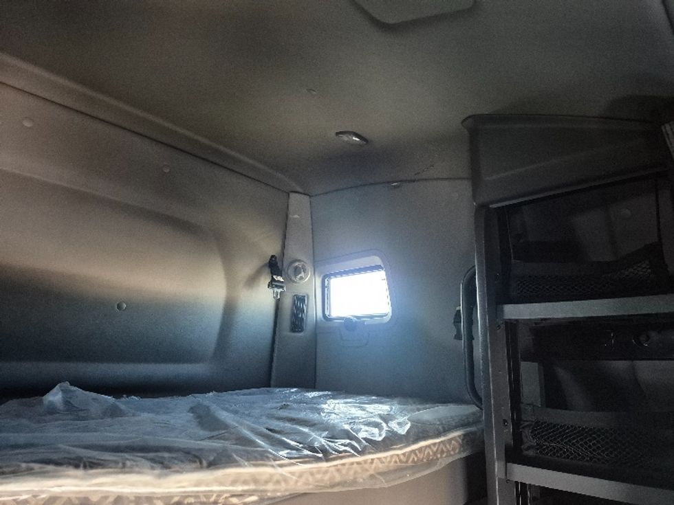 Sleeper Tractor-Heavy Duty Tractors-International-2023-LT625-East Chicago-IN-745,908\n\t\tmiles-$ 34,000 - Image 23