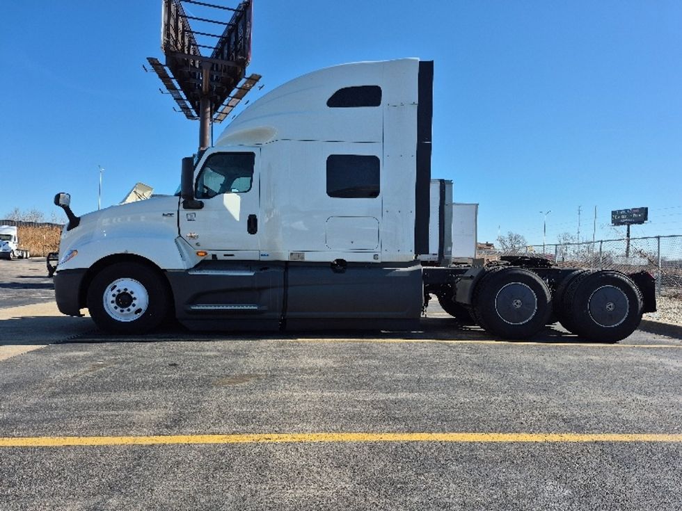 Sleeper Tractor-Heavy Duty Tractors-International-2023-LT625-East Chicago-IN-745,908\n\t\tmiles-$ 34,000 - Image 4