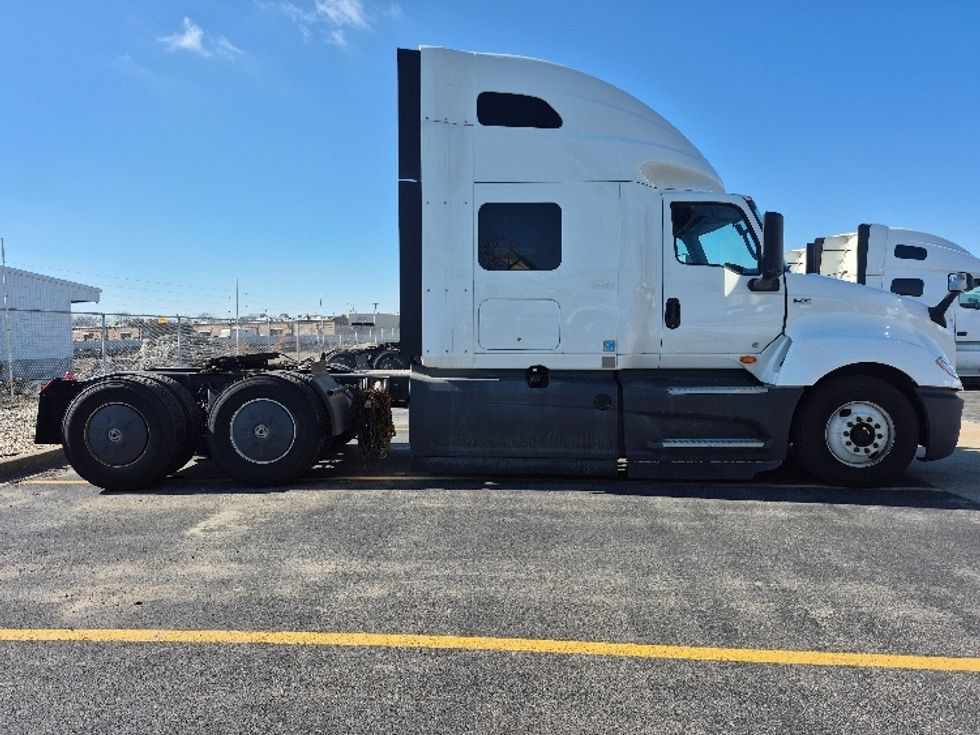 Sleeper Tractor-Heavy Duty Tractors-International-2023-LT625-East Chicago-IN-745,908\n\t\tmiles-$ 34,000 - Image 8