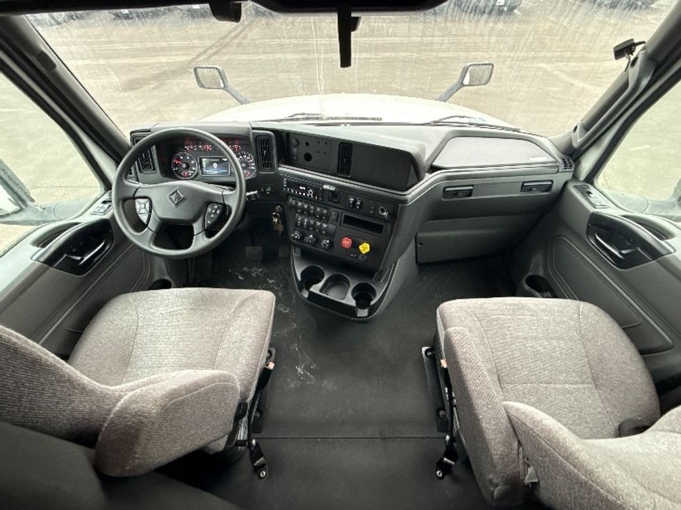 Sleeper Tractor-Heavy Duty Tractors-International-2023-LT625-East Chicago-IN-747,550\n\t\tmiles-$ 34,000 - Image 12