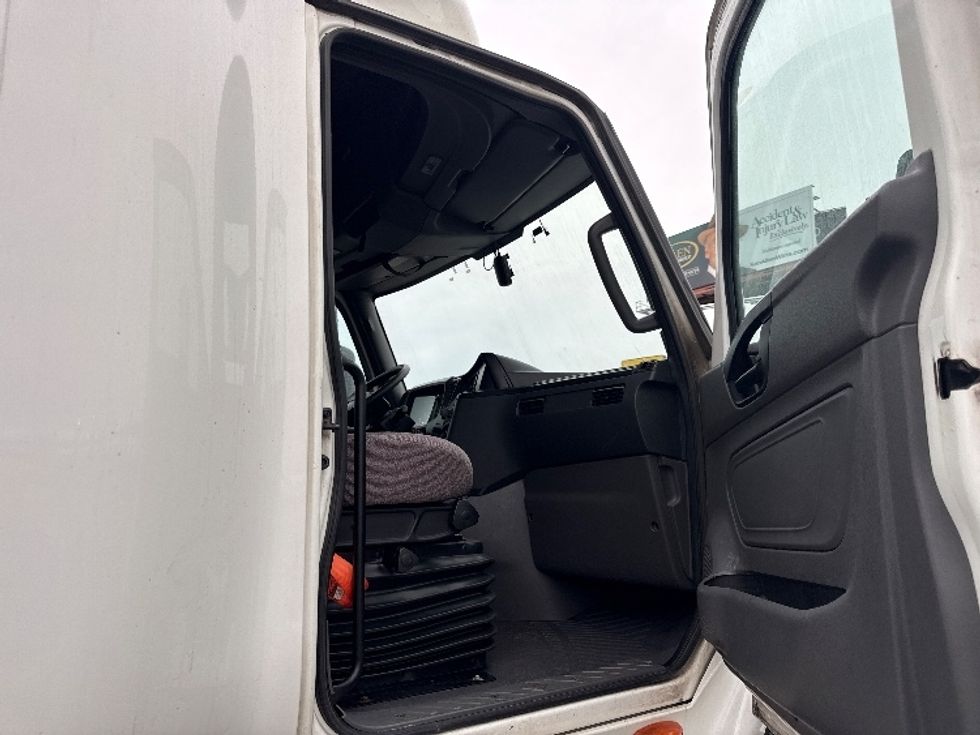 Sleeper Tractor-Heavy Duty Tractors-International-2023-LT625-East Chicago-IN-747,550\n\t\tmiles-$ 34,000 - Image 13