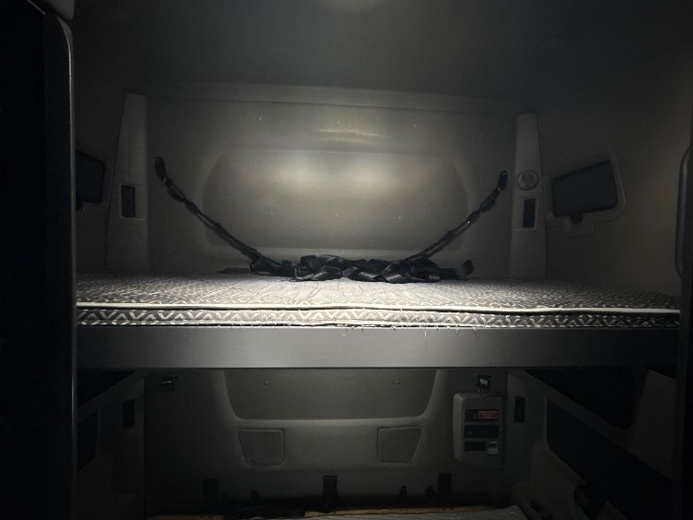 Sleeper Tractor-Heavy Duty Tractors-International-2023-LT625-East Chicago-IN-747,550\n\t\tmiles-$ 34,000 - Image 22