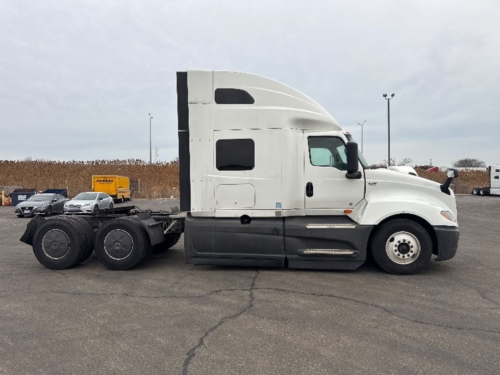 Sleeper Tractor-Heavy Duty Tractors-International-2023-LT625-East Chicago-IN-747,550\n\t\tmiles-$ 34,000 - Image 8