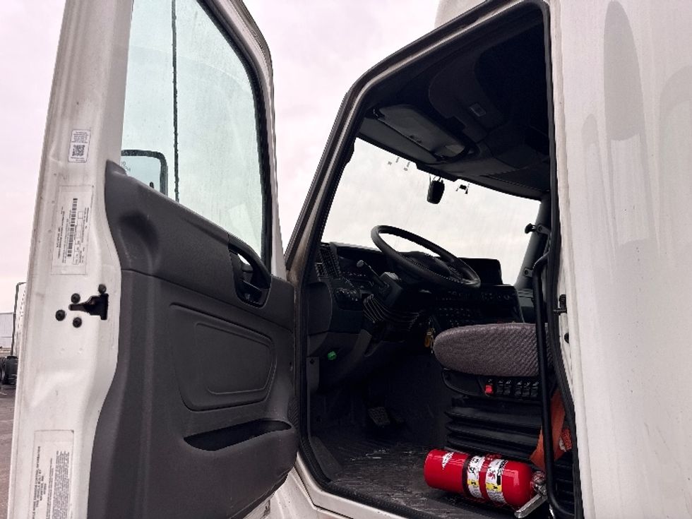 Sleeper Tractor-Heavy Duty Tractors-International-2023-LT625-East Chicago-IN-747,550\n\t\tmiles-$ 34,000 - Image 9