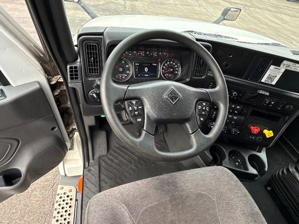 Sleeper Tractor-Heavy Duty Tractors-International-2023-LT625-East Chicago-IN-751,568\n\t\tmiles-$ 34,000 - Image 10