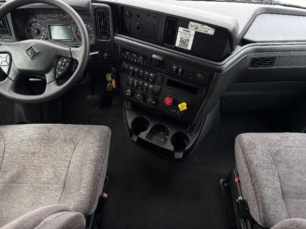 Sleeper Tractor-Heavy Duty Tractors-International-2023-LT625-East Chicago-IN-751,568\n\t\tmiles-$ 34,000 - Image 12