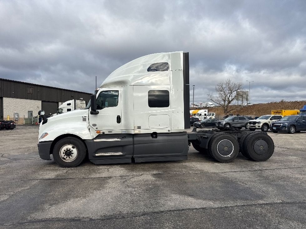 Sleeper Tractor-Heavy Duty Tractors-International-2023-LT625-East Chicago-IN-751,568\n\t\tmiles-$ 34,000 - Image 4