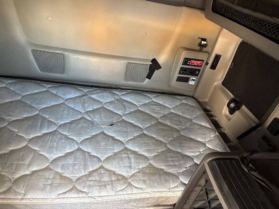 Sleeper Tractor-Heavy Duty Tractors-International-2023-LT625-East Chicago-IN-756,290\n\t\tmiles-$ 39,250 - Image 17