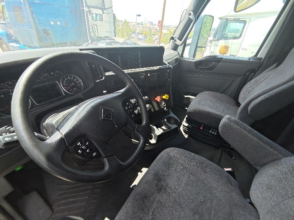 Sleeper Tractor-Heavy Duty Tractors-International-2023-LT625-El Paso-TX-463,514\n\t\tmiles-$ 69,750 - Image 10