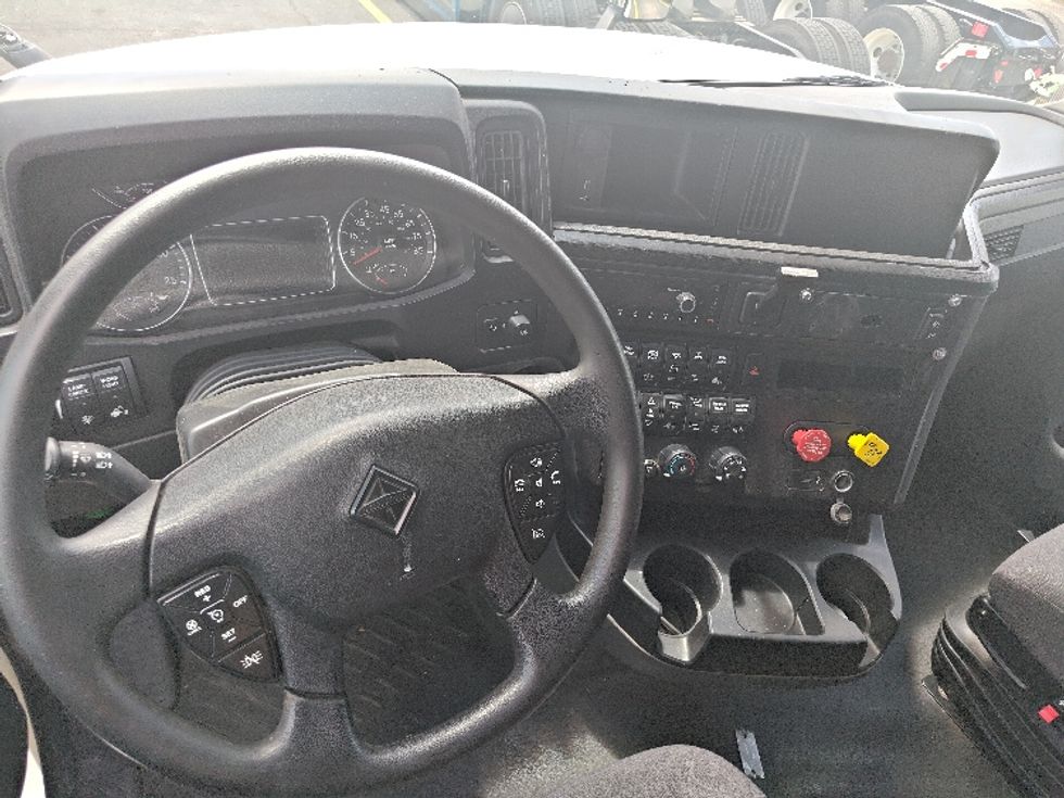 Sleeper Tractor-Heavy Duty Tractors-International-2023-LT625-El Paso-TX-463,514\n\t\tmiles-$ 69,750 - Image 11