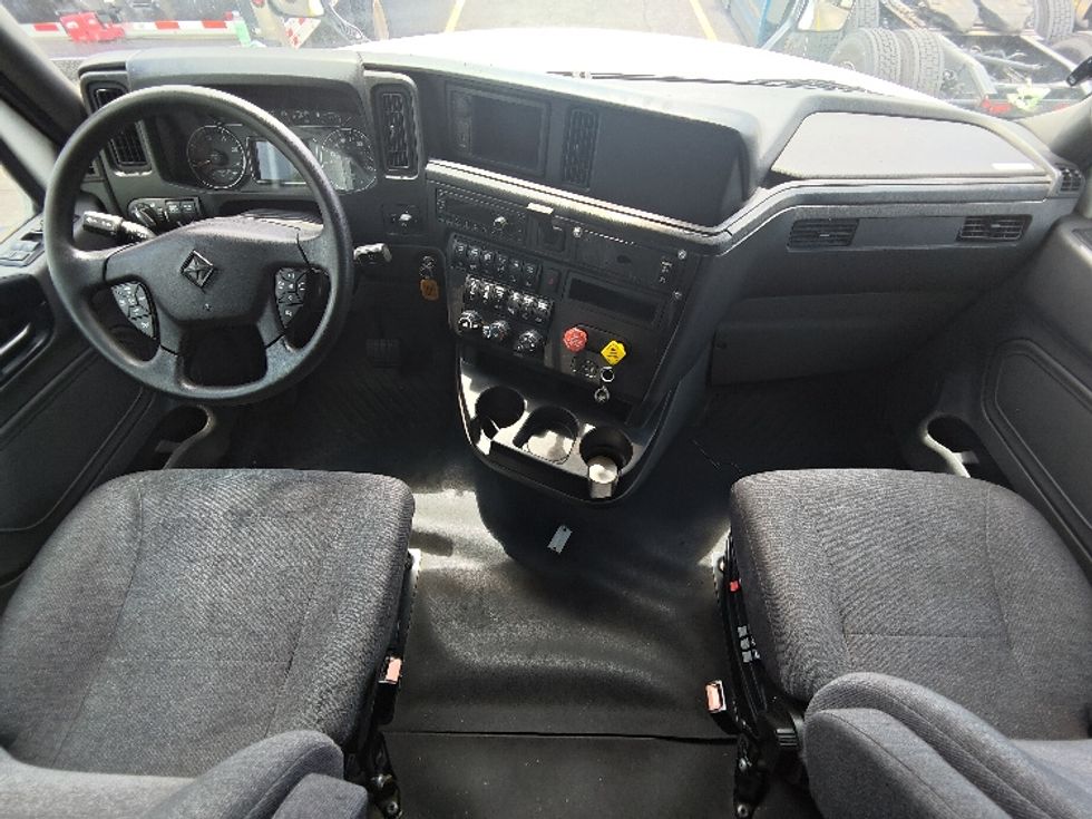 Sleeper Tractor-Heavy Duty Tractors-International-2023-LT625-El Paso-TX-463,514\n\t\tmiles-$ 69,750 - Image 12