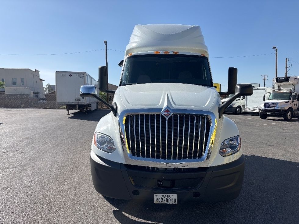 Sleeper Tractor-Heavy Duty Tractors-International-2023-LT625-El Paso-TX-463,514\n\t\tmiles-$ 69,750 - Image 2
