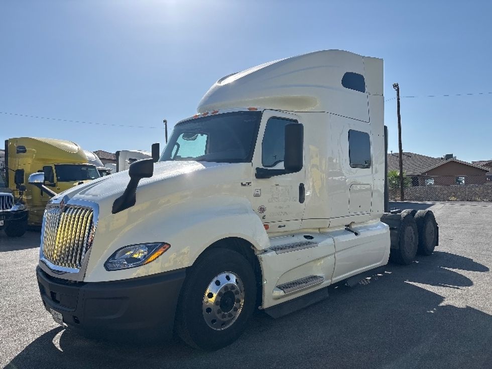 Sleeper Tractor-Heavy Duty Tractors-International-2023-LT625-El Paso-TX-463,514\n\t\tmiles-$ 69,750 - Image 3