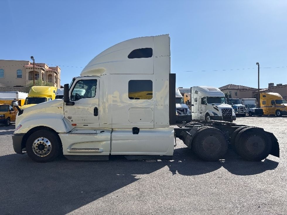 Sleeper Tractor-Heavy Duty Tractors-International-2023-LT625-El Paso-TX-463,514\n\t\tmiles-$ 69,750 - Image 4