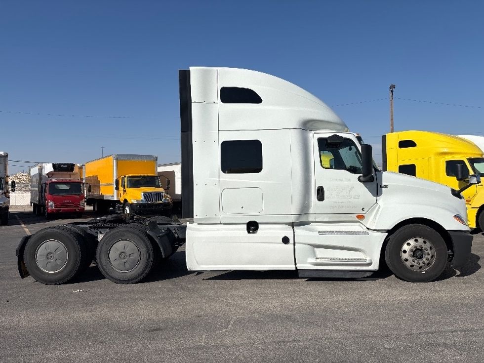 Sleeper Tractor-Heavy Duty Tractors-International-2023-LT625-El Paso-TX-463,514\n\t\tmiles-$ 69,750 - Image 8