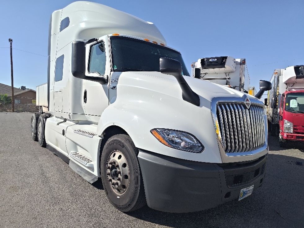 Sleeper Tractor-Heavy Duty Tractors-International-2023-LT625-El Paso-TX-713,727\n\t\tmiles-$ 45,250 - Image 1