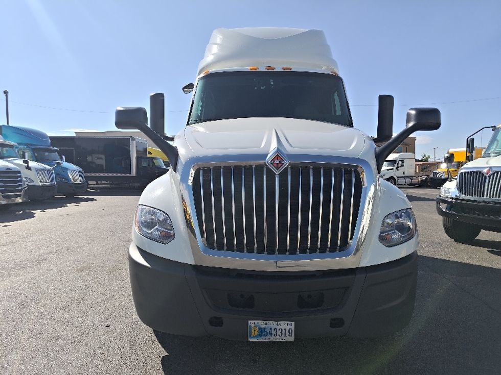 Sleeper Tractor-Heavy Duty Tractors-International-2023-LT625-El Paso-TX-713,727\n\t\tmiles-$ 45,250 - Image 2