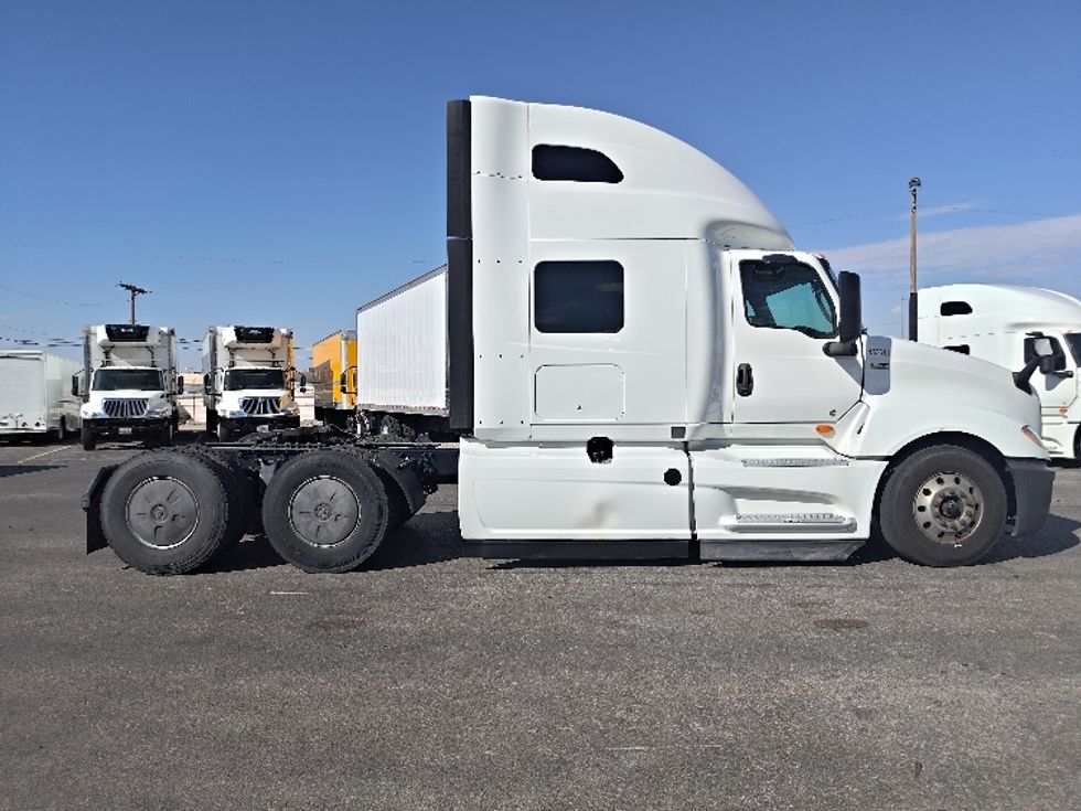 Sleeper Tractor-Heavy Duty Tractors-International-2023-LT625-El Paso-TX-713,727\n\t\tmiles-$ 45,250 - Image 8